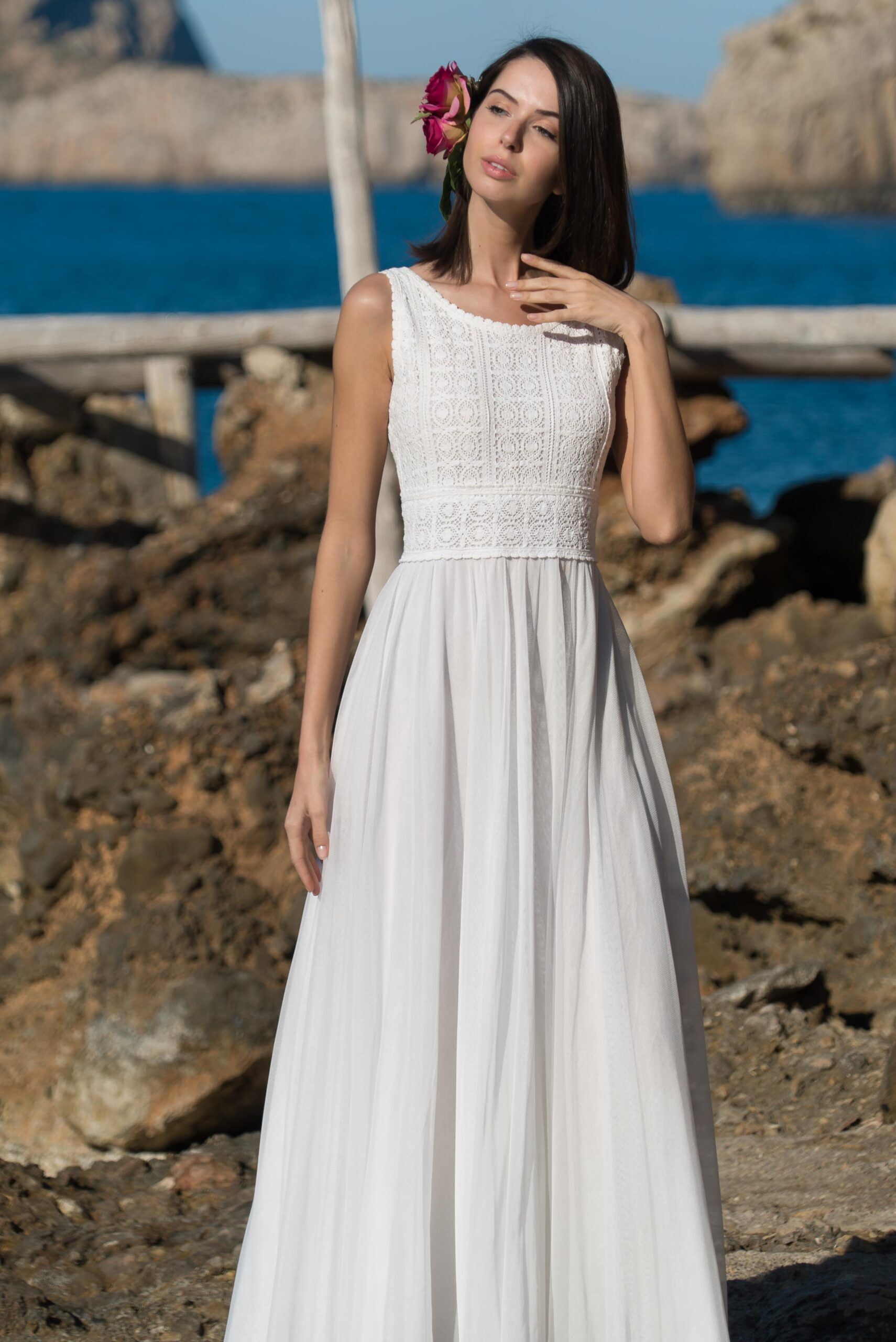 Vestido blanco largo sencillo y elegante